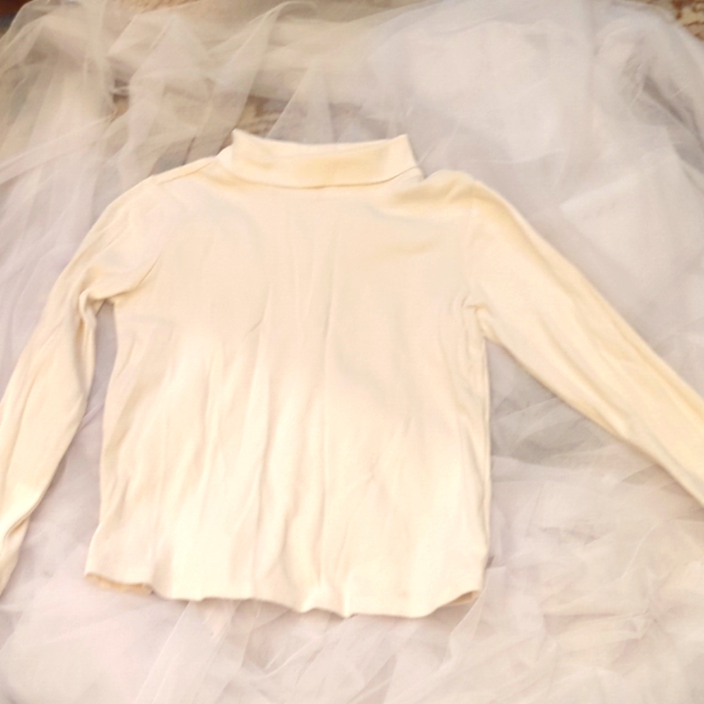 GUC Gap off white turtleneck size 5